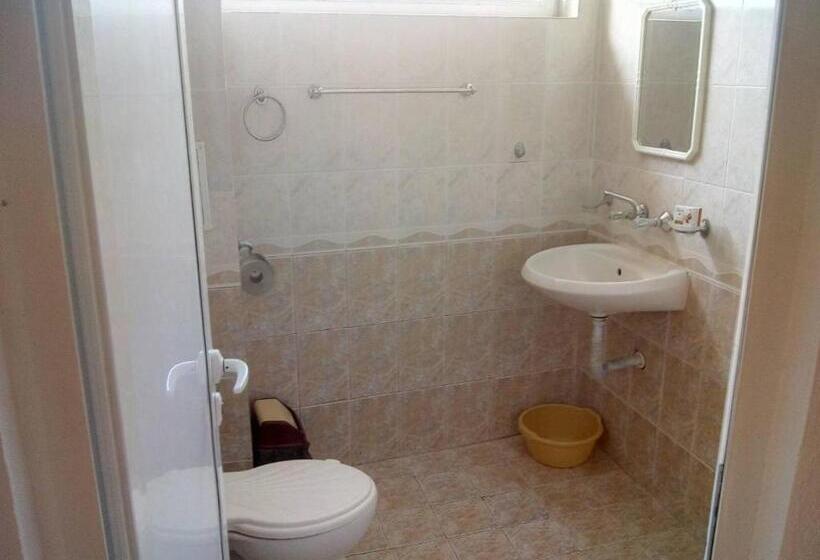 Апартаменты 1 Спальня, къща за гости семейство маврови