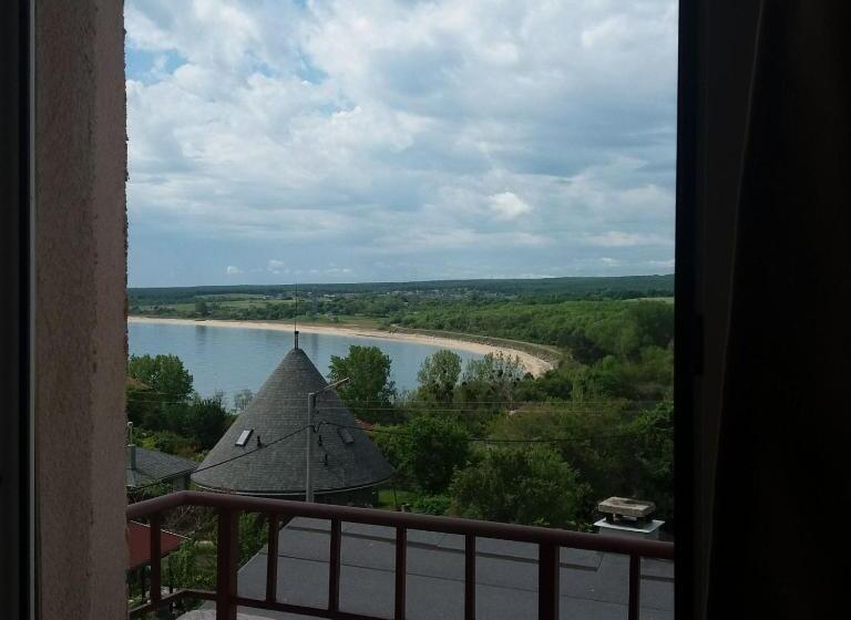 Апартаменты 1 Спальня, къща за гости семейство маврови