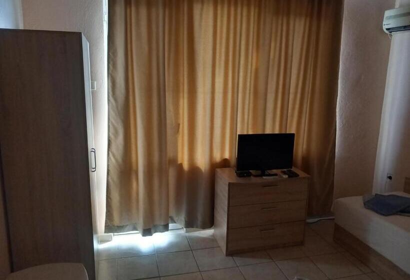 Апартаменты 1 Спальня, къща за гости семейство маврови