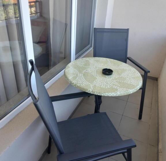 Трехместный Номер Стандарт с Балконом, къща за гости семейство маврови