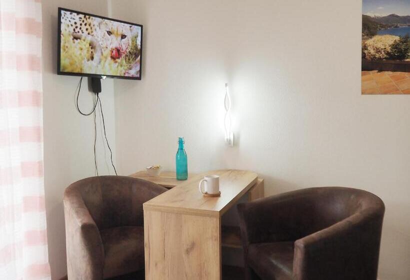 اتاق استاندارد, Be Easy In Selva