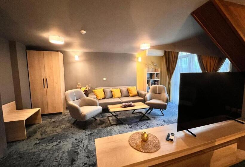 套房, Pino Villa, Casa, Cucina е Terrazza