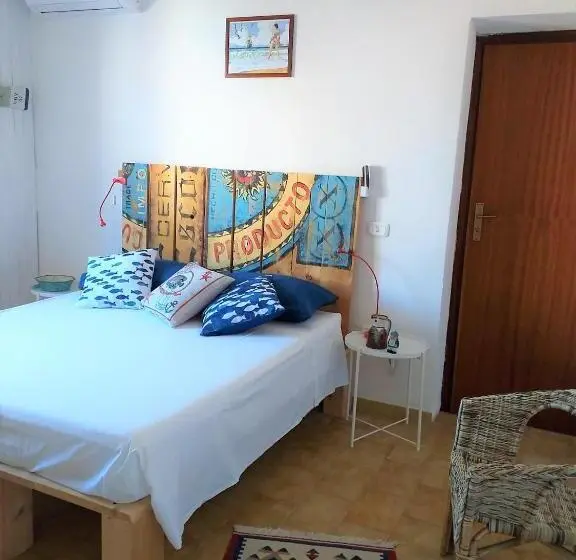اتاق لوکس, Una Camera Nel Pittoresco Borgo Di Le Castella