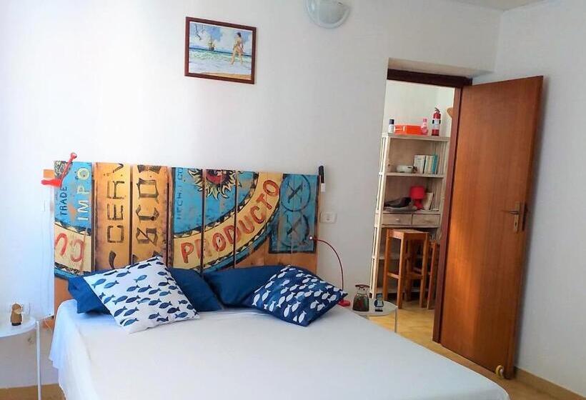 Номер Deluxe, Una Camera Nel Pittoresco Borgo Di Le Castella