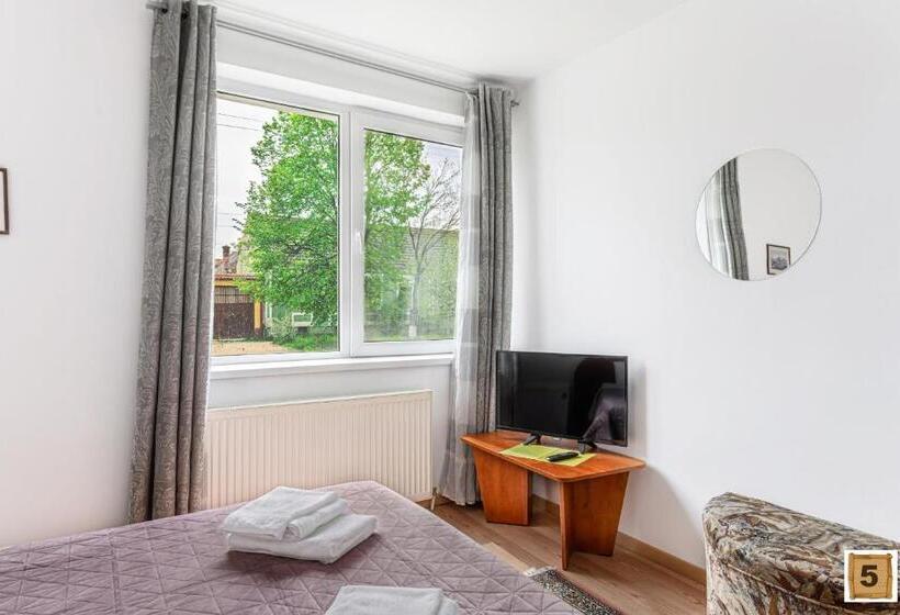 غرفة قياسية, Pensiunea Roma Antica