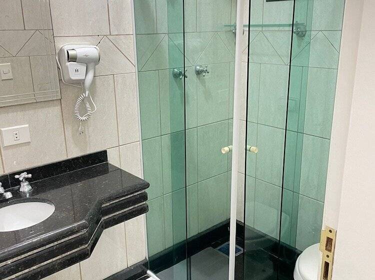 标准三人间, Bene Beach Pousada Guarujá