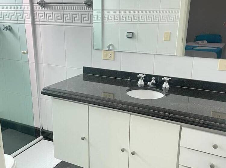 家庭间, Bene Beach Pousada Guarujá