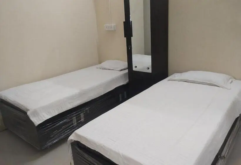 ルームシェアのワンベッド, Dormitory & Pg Times World Althan
