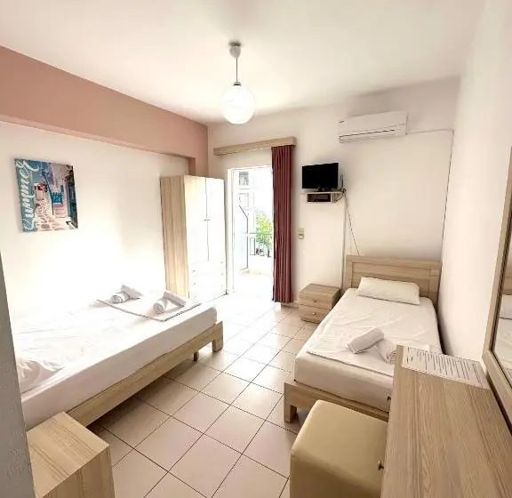 Habitació Triple Comfort, Elysian Sunset Studios