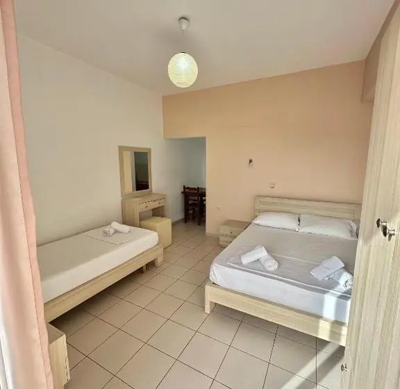Habitació Triple Comfort, Elysian Sunset Studios