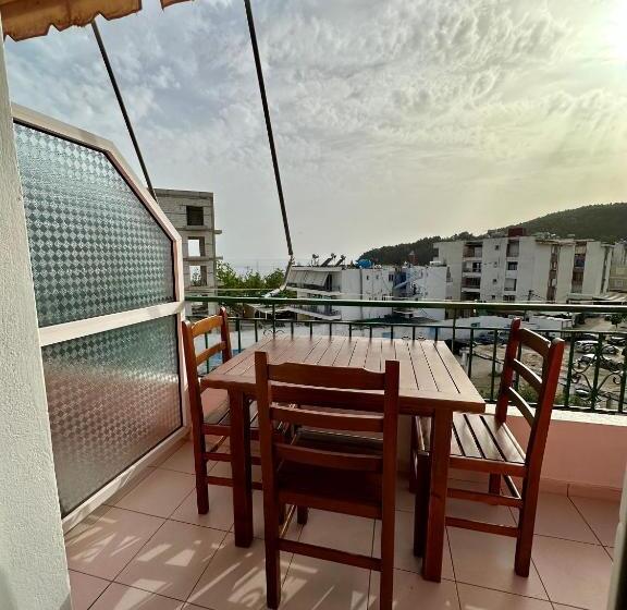 اتاق راحتی سه تخته, Elysian Sunset Studios