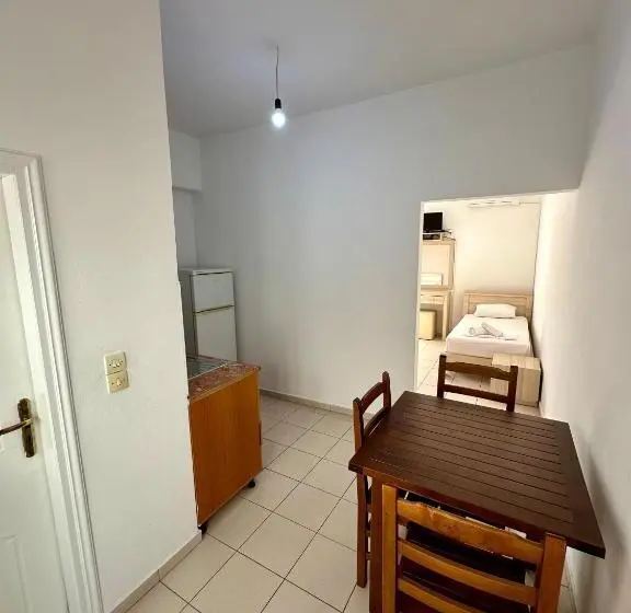 Habitació Triple Clàssica, Elysian Sunset Studios