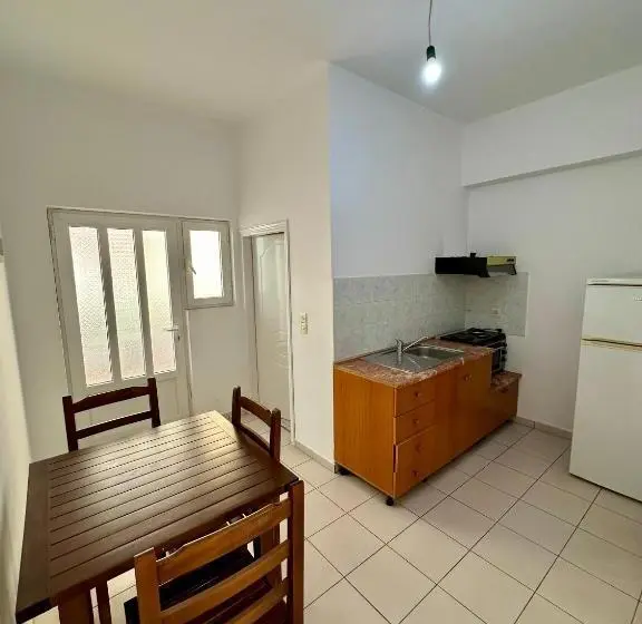 Habitació Triple Clàssica, Elysian Sunset Studios