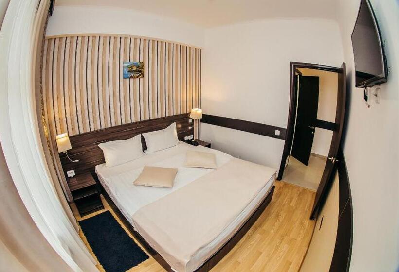 سوییت جونیور با چشم‌انداز دریا, Dostar