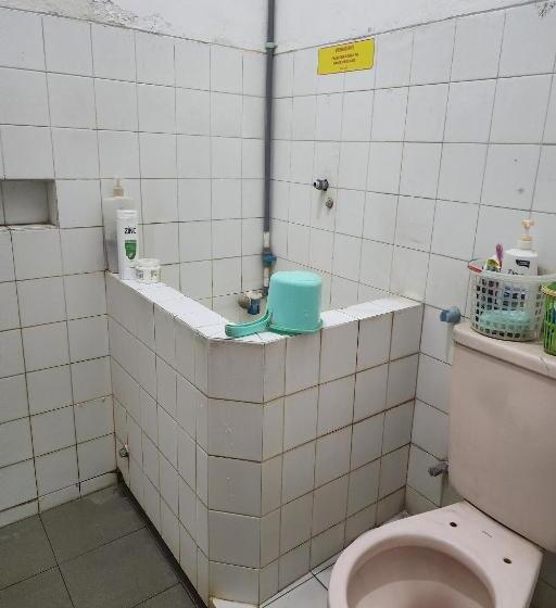 חדר סטנדרט עם מיטת קינג, Oyo 93869 Regina Homestay Syariah