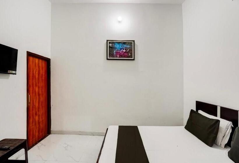 스탠다드 룸, Oyo Meenaachi Inn