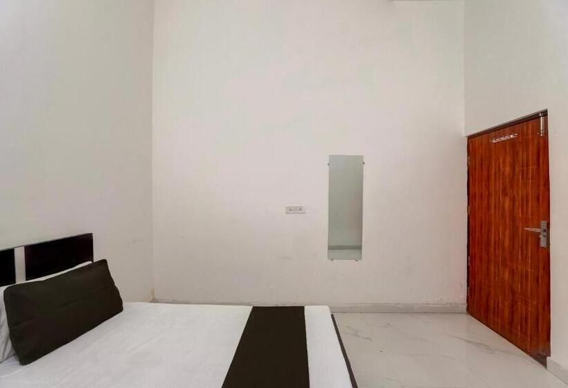 스탠다드 룸, Oyo Meenaachi Inn