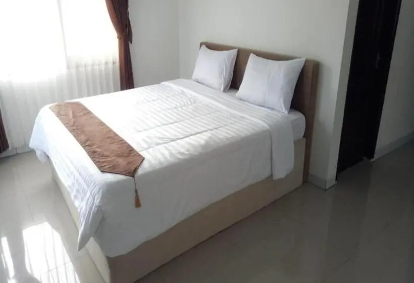 Chambre Deluxe, Pondok Putri
