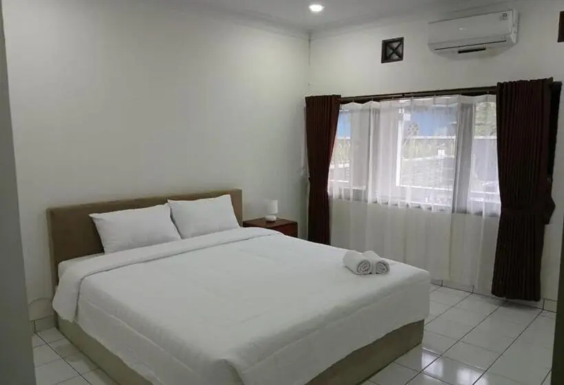 Chambre Deluxe, Pondok Putri