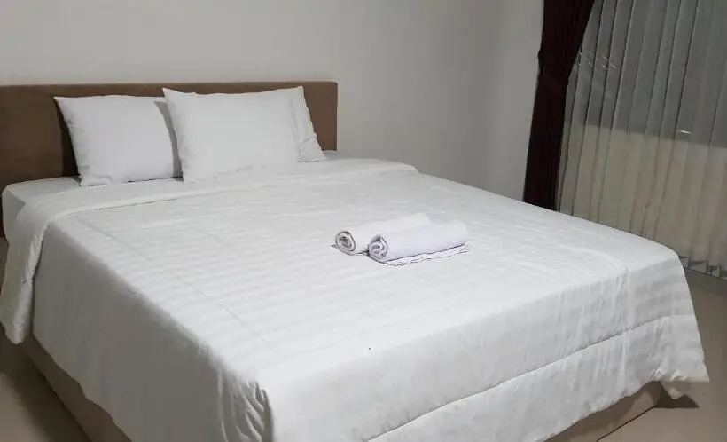 Chambre Deluxe, Pondok Putri