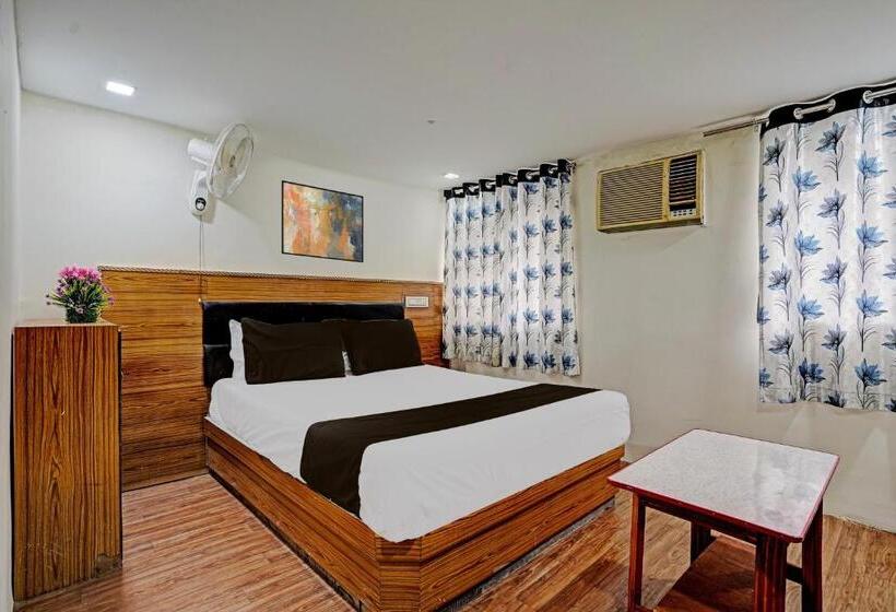 트리플 클래식 룸, Oyo Hotel Yugraj