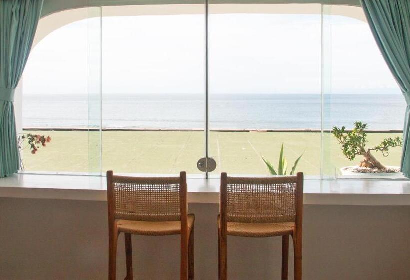Номер Deluxe Вид на Море, Bale Bingin Beachfront Stay