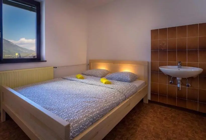 اتاق استاندارد با سرویس بهداشتی مشترک, 1a Adventure Hostel