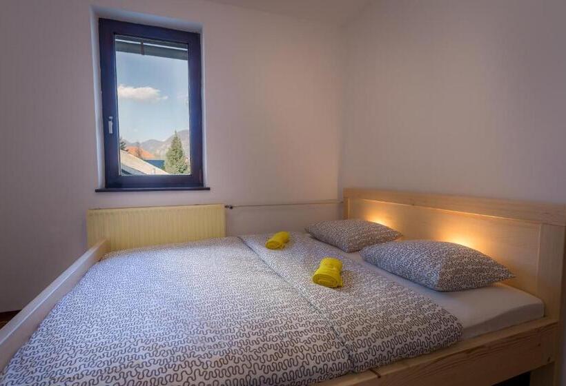 اتاق استاندارد با سرویس بهداشتی مشترک, 1a Adventure Hostel