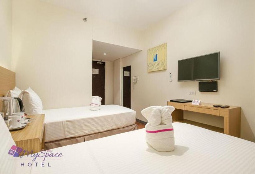 デラックスルーム, Myspace Hotel @bgc