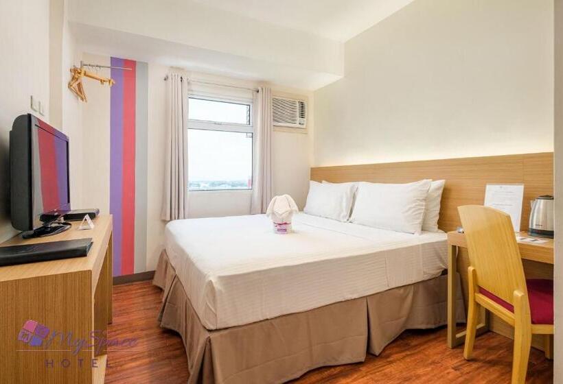 اتاق لوکس با تخت بزرگ, Myspace Hotel @bgc