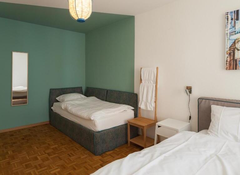 バスルーム共有のトリプルスタンダード, B&b Louis Favre 21