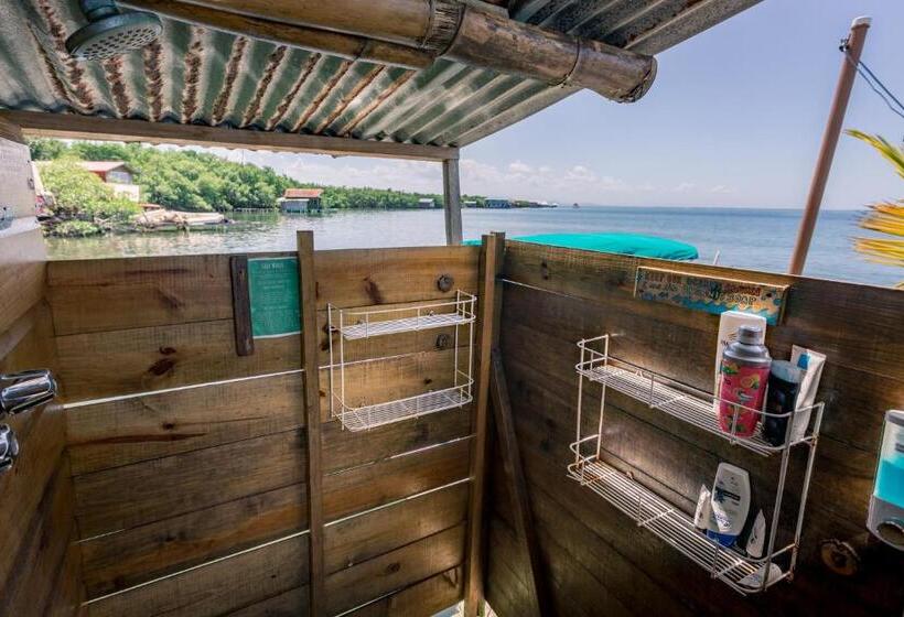 バス共有のスタンダードルーム, Barrbra Bnb Over The Sea