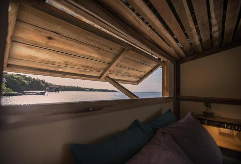 バス共有のスタンダードルーム, Barrbra Bnb Over The Sea