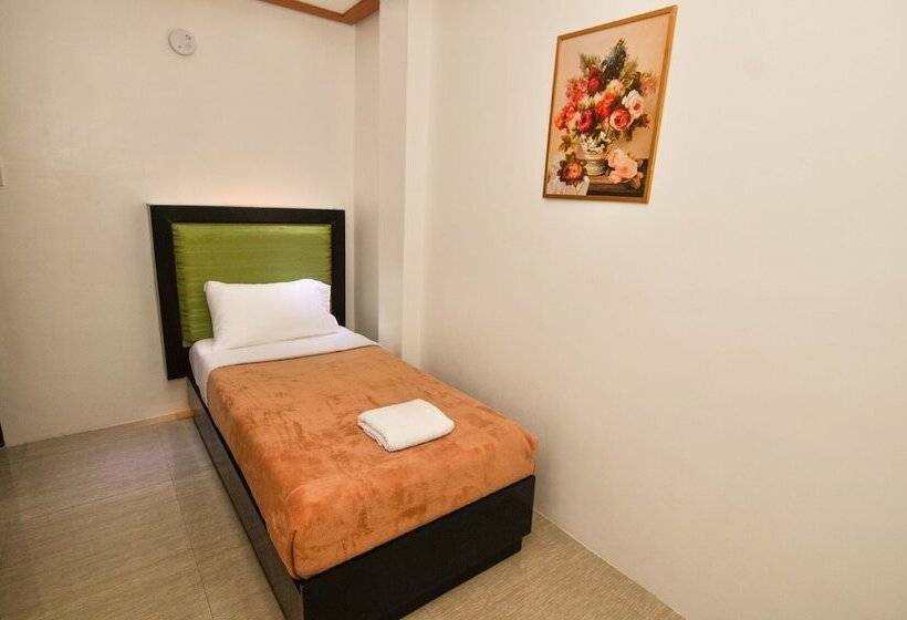 اتاق لوکس یک تخته, Ace Francis