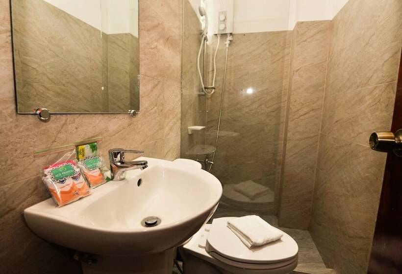 اتاق لوکس یک تخته, Ace Francis