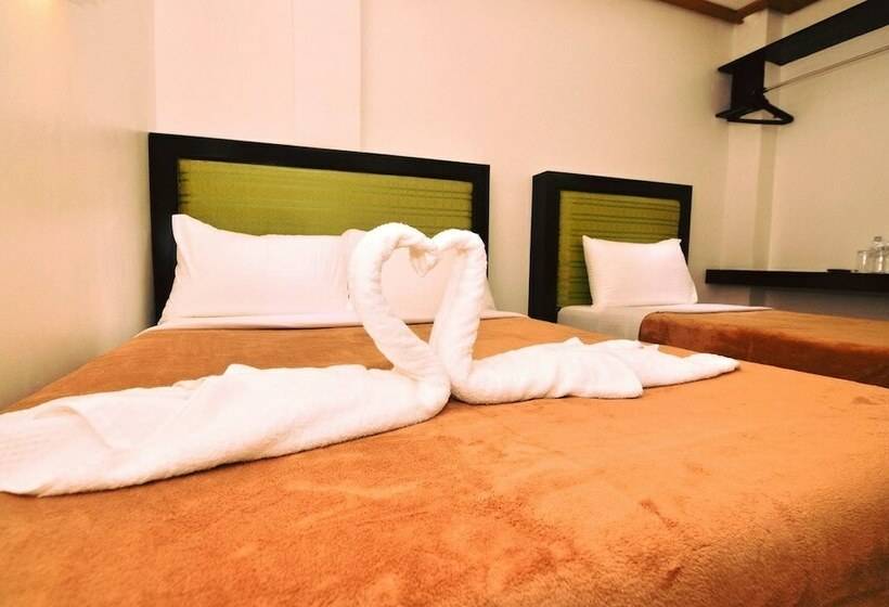 اتاق لوکس, Ace Francis