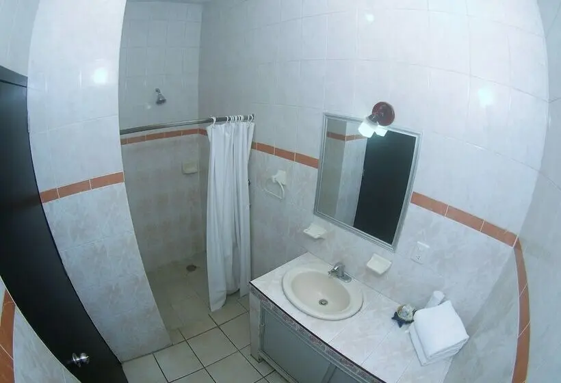 اتاق خانوادگی, Hospedajes Del Rey