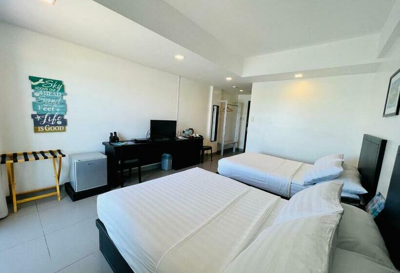 اتاق پریمیوم چهارنفره, Playa Azul Baler