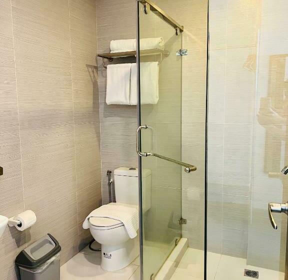 اتاق پریمیوم چهارنفره, Playa Azul Baler