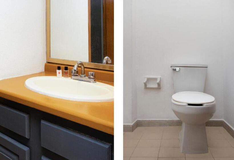 غرفة عائلية, Real Del Sur