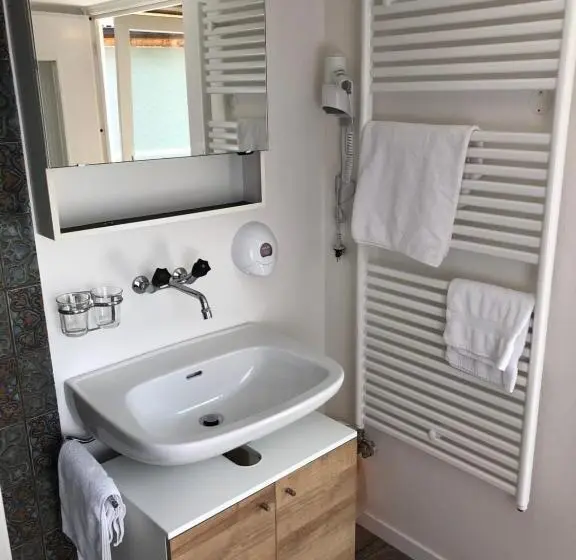 Economy Zimmer, Restaurant Simplon