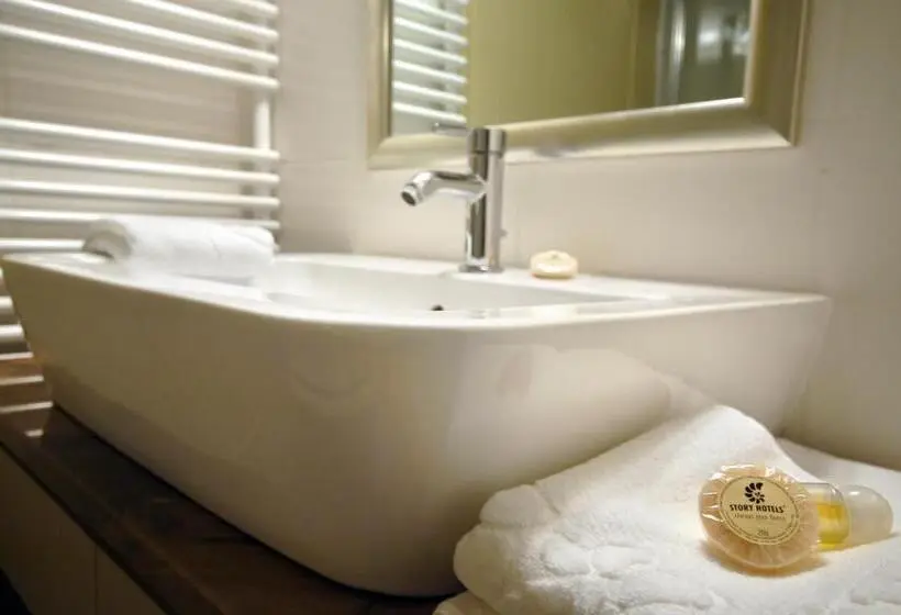 سوئیت 2 خوابه, Mitra, Story Hotels