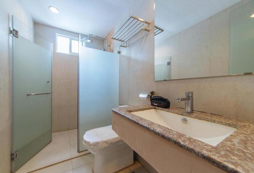 اتاق لوکس, Reddoorz Plus At Hotel Metro Kalibo