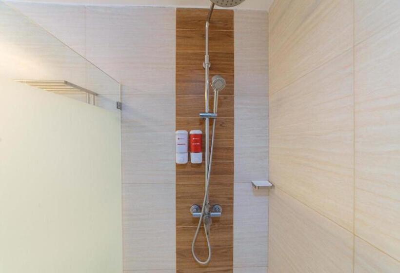 اتاق استاندارد چهار تخته, Reddoorz Plus At Hotel Metro Kalibo