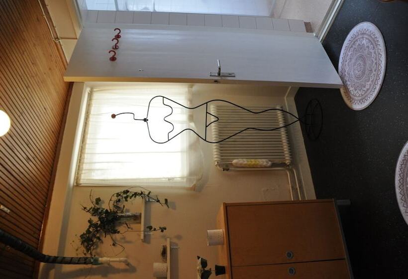 Семейный Номер Совместный Санузел, Roddaren Vandrarhem   Hostel