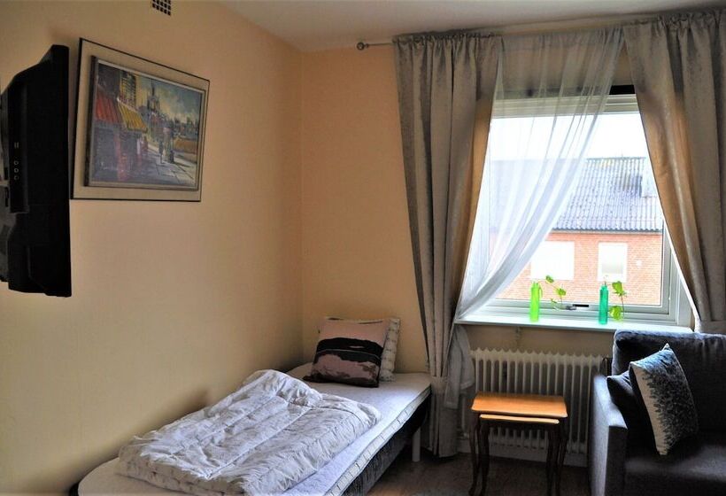 Семейный Номер Совместный Санузел, Roddaren Vandrarhem   Hostel