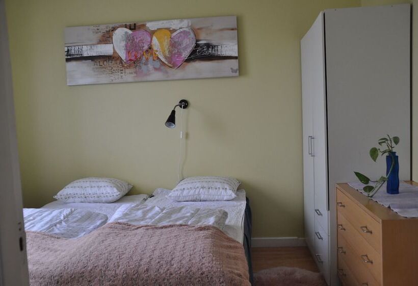 Семейный Номер Совместный Санузел, Roddaren Vandrarhem   Hostel