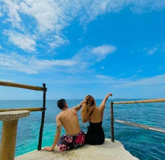 اتاق خانوادگی با چشمانداز باغ, Stay N Save B&b