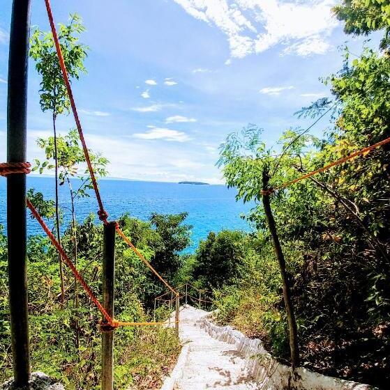 اتاق خانوادگی با چشمانداز باغ, Stay N Save B&b