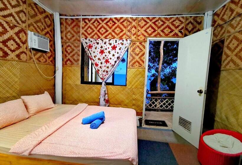 اتاق لوکس با بالکن و چشمانداز دریا, Stay N Save B&b